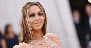 Beyonce Shows Off Growing Baby Bump at Art Gala With Jay Z, Blue
